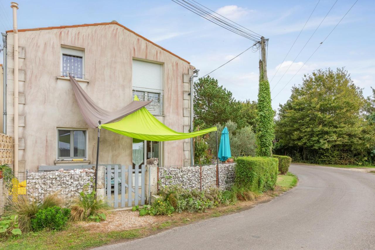 Appartement Accueillant A Mortagne Sur Gironde 45 M² Terrasse ภายนอก รูปภาพ