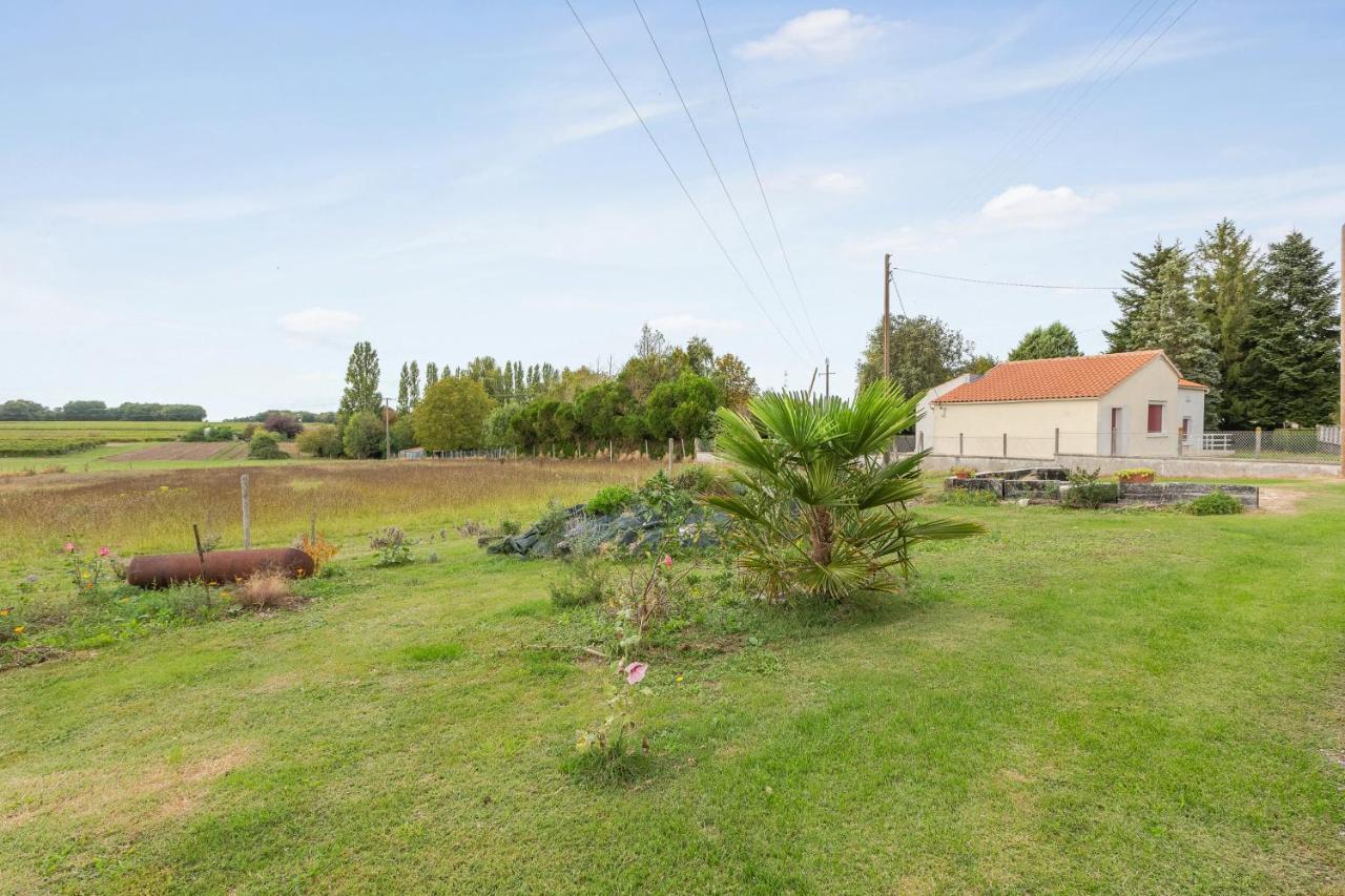 Appartement Accueillant A Mortagne Sur Gironde 45 M² Terrasse ภายนอก รูปภาพ